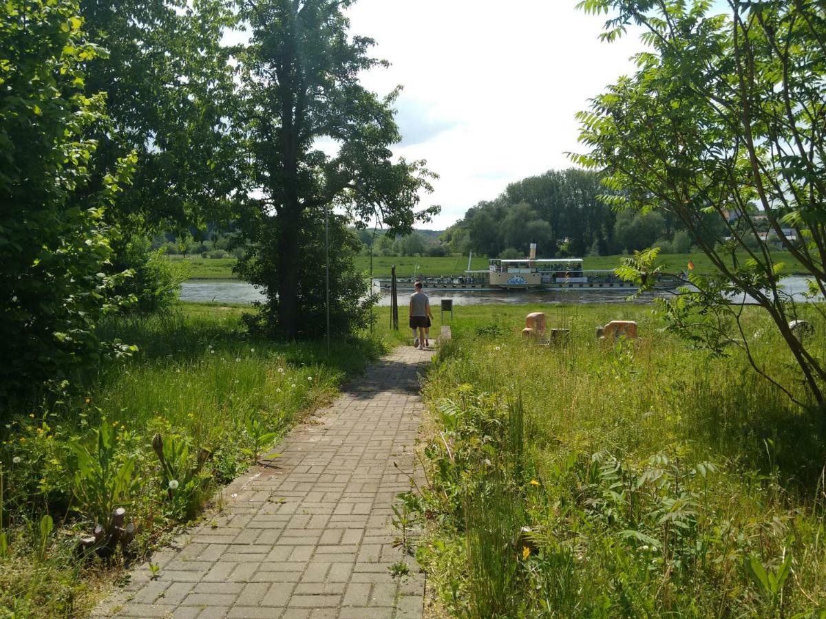 Pension Elbkiosk Kleinzadel Exteriör bild